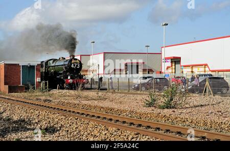 GWR No 6024 King Edward I fährt durch den Bahnhof Chippenham mit der nach außen gerichteten Etappe der Bristolian Railtour nach London Paddington. 3rd. März 2012. Stockfoto