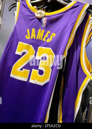 Macy's Flagship-Kaufhaus bietet Sport NBA-Team Trikots, New York City, USA Stockfoto