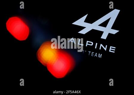 Sakhir, Bahrain. 25th. Mai 2021.Alpine F1 Team Logo. Großer Preis von Bahrain, Donnerstag, 25th. März 2021. Sakhir, Bahrain. Quelle: James Moy/Alamy Live News Stockfoto