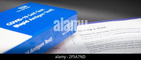 Covid 19 Selbsttest in britischen Schulen verwendet Stockfoto