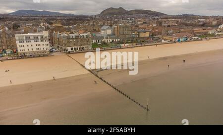 Luftaufnahme des Strandes von Portobello in Edinburgh. Kredit: Euan Cherry Stockfoto