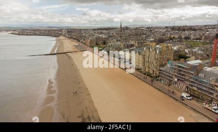 Luftaufnahme des Strandes von Portobello in Edinburgh. Kredit: Euan Cherry Stockfoto