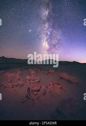 Berühmte Muststone 'Alien Eggs' Formation unter der Milchstraße, New Mexico Stockfoto