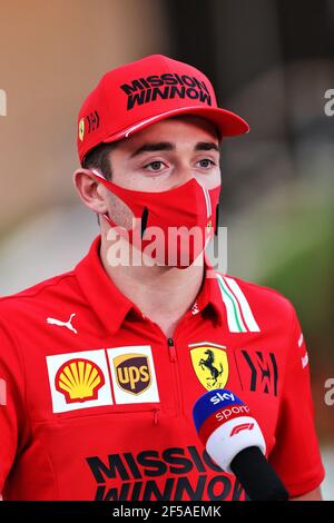 Sakhir, Bahrain. 25th. Mai 2021.Charles Leclerc (MON) Ferrari. Großer Preis von Bahrain, Donnerstag, 25th. März 2021. Sakhir, Bahrain. Quelle: James Moy/Alamy Live News Stockfoto