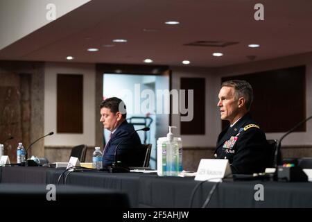 General Richard D. Clarke, USA, Commander, United States Special Operations Command, spricht während einer Anhörung über das „United States Special Operations Command and United States Cyber Command“ mit dem Armed Services Committee des Senats auf dem Kapitolhügel in Washington DC am 25th. März 2021. (Foto von Anna Moneymaker/Pool/Sipa USA) Stockfoto