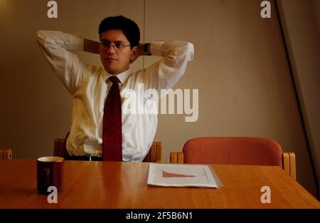 DAVID MILIBAND, 5/8/02 PILSTONdavid milliband Stockfoto