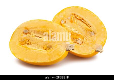 Sliced Spaghetti Squash Pfad isoliert auf weiß Stockfoto