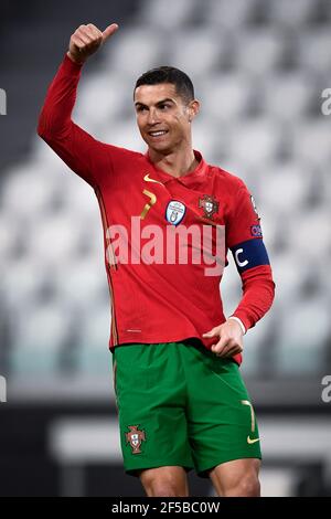 Turin, Italien - 24. März, 2021: Cristiano Ronaldo von Portugal Gesten während der FIFA World Cup 2022 Katar Qualifying Fußballspiel zwischen Portugal und Aserbaidschan. Portugal steht Aserbaidschan an einem neutralen Ort in Turin hinter verschlossenen Türen gegenüber, um die Verbreitung von Covid-19-Varianten zu verhindern. Portugal gewann 1-0 gegen Aserbaidschan. Kredit: Nicolò Campo/Alamy Live Nachrichten Stockfoto