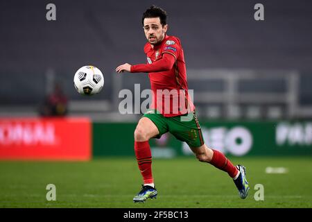 Turin, Italien - 24. März 2021: Bernardo Silva von Portugal in Aktion während der FIFA Fußball-Weltmeisterschaft 2022 Qatar Qualifying Fußballspiel zwischen Portugal und Aserbaidschan. Portugal steht Aserbaidschan an einem neutralen Ort in Turin hinter verschlossenen Türen gegenüber, um die Verbreitung von Covid-19-Varianten zu verhindern. Portugal gewann 1-0 gegen Aserbaidschan. Kredit: Nicolò Campo/Alamy Live Nachrichten Stockfoto