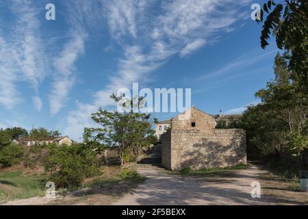 Die Kirche des heiligen Johannes der Theologe, die zu den Gebäuden der Genueser Festung der Quarantäne in Feodosia, nach den bestehenden Daten, war b Stockfoto
