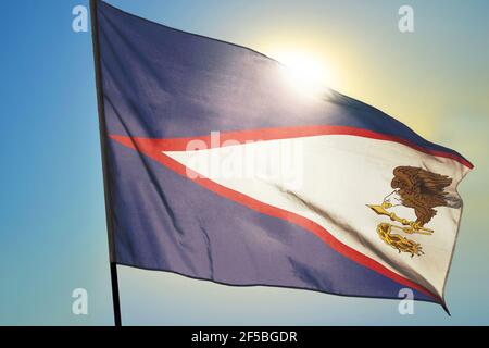 Amerikanische Samoa Flagge winkt auf dem Wind vor So Stockfoto