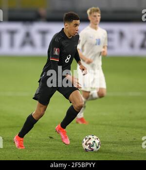 Duisburg, Deutschland. 25th Mär, 2021. firo: 25.03.2021 Fußball, Fußball: Landerspiel Nationalmannschaft WM Qualifikation 2021/2022, Gruppe J, Deutschland, GER - Island Jamal Musiala, GER, Einzelaktion Quelle: dpa/Alamy Live News Stockfoto