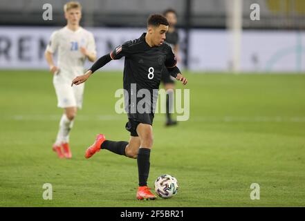 Duisburg, Deutschland. 25th Mär, 2021. firo: 25.03.2021 Fußball, Fußball: Landerspiel Nationalmannschaft WM Qualifikation 2021/2022, Gruppe J, Deutschland, GER - Island Jamal Musiala, GER, Einzelaktion Quelle: dpa/Alamy Live News Stockfoto