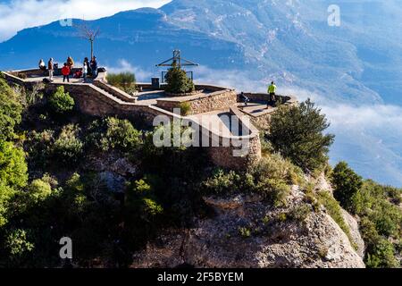 Berg und Basilika von Montserrat, Barcelona, Katalonien, Spanien. Stockfoto