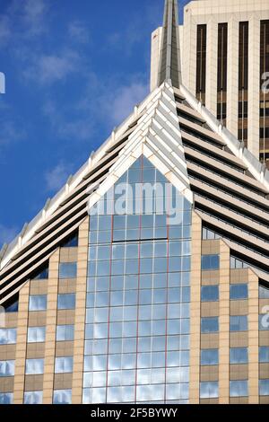 Chicago, Illinois, USA. Die pyramidenförmige Spitze der modernen zwei Prudential Plaza. Stockfoto