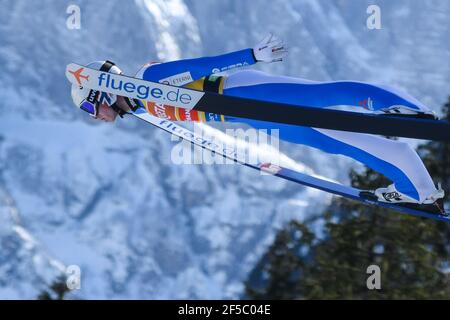 Halvor Egner Granerud aus Norwegen tritt beim FIS Skisprung-Weltcup Flying Hill Einzelwettbewerb in Planica an. Stockfoto