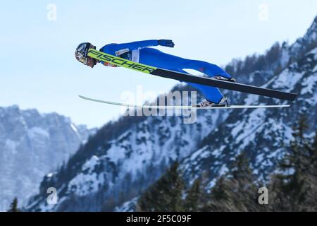 Planica, Slowenien. März 2021, 25th. Der Norweger Robert Johansson tritt beim FIS Skisprung-Weltcup Flying Hill Einzelwettbewerb in Planica an. (Foto von Milos Vujinovic/SOPA/Sipa USA) Quelle: SIPA USA/Alamy Live News Stockfoto