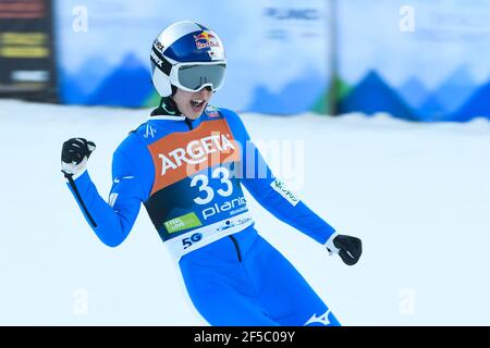 Planica, Slowenien. März 2021, 25th. Der Japaner Ryoyu Kobayashi reagiert während des FIS Skisprung-Weltcups Flying Hill Individual in Planica. (Foto von Milos Vujinovic/SOPA/Sipa USA) Quelle: SIPA USA/Alamy Live News Stockfoto