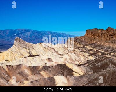 Die atemberaubende Landschaft der Badlands-Region in der Nähe von Zabriskie Point im Death Valley National Park, Kalifornien, USA Stockfoto