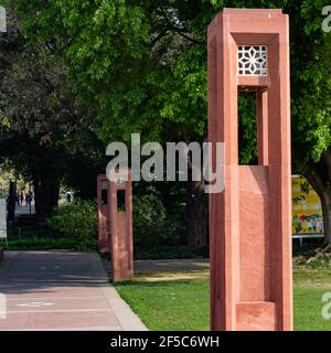 Innenansicht des Architekturgrabes im Sunder Nursery in Delhi Indien, Sunder Nursery ist Weltkulturerbe in der Nähe von Humayun Grab in Delhi, Sun Stockfoto