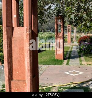 Innenansicht des Architekturgrabes im Sunder Nursery in Delhi Indien, Sunder Nursery ist Weltkulturerbe in der Nähe von Humayun Grab in Delhi, Sun Stockfoto