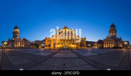 Geografie / Reisen, Deutschland, Berlin, Gendarmenmarkt am Abend, Zusatz-Rights-Clearance-Info-Not-available Stockfoto