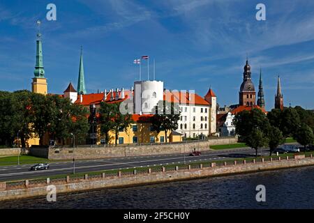 Geographie / Reisen, Lettland, Baltikum, Riga, Panoramablick von der Vansu-Brücke über die Dagauva (Da, Additional-Rights-Clearance-Info-not-available Stockfoto