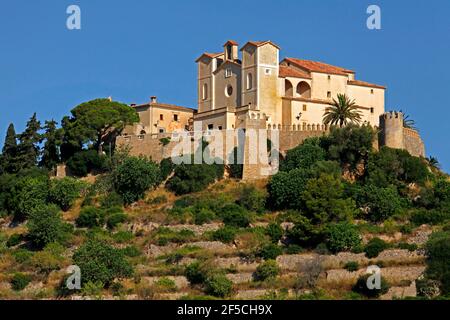 Geographie / Reisen, Spanien, Burg, Wandbild 1 m, 9 Türme, Bergfried: Sant Miquel, insid pilgrimage ch, Additional-Rights-Clearance-Info-not-available Stockfoto