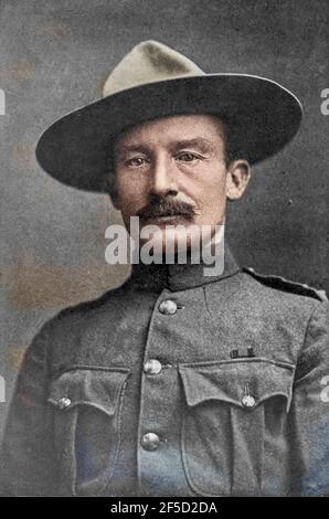 Generalleutnant Robert Stephenson Smyth Baden-Powell, 1st Baron Baden-Powell, OM, GCMG, GCVO, KCB, KStJ, DL (22. Februar 1857 – 8. Januar 1941), war ein britischer Armeeoffizier, Schriftsteller, Gründer und erster Chief Scout der weltweiten Scout-Bewegung und Gründer, mit seiner Schwester Agnes, der weltweiten Girl Guide / Girl Scout Movement. Baden-Powell verfasste die ersten Ausgaben des bahnbrechenden Werkes Scouting for Boys, das eine Inspiration für die Scout-Bewegung war. Aus dem Buch "Boer and Britisher in South Africa; A history of the Boer-British war and the Wars for United South Africa, Together wi Stockfoto