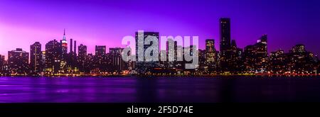 2002 HISTORISCHE MIDTOWN SKYLINE EAST RIVER MANHATTAN NEW YORK CITY USA Stockfoto