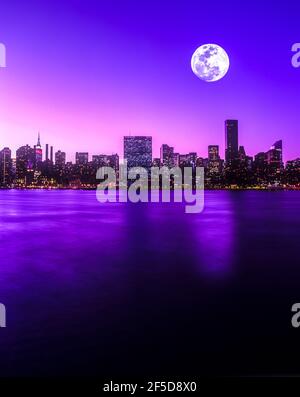 2002 HISTORISCHE MIDTOWN SKYLINE EAST RIVER MANHATTAN NEW YORK CITY USA Stockfoto