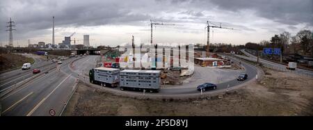 Autobahnkreuz A 43 / A 42 mit Kraftwerk Herne und Baustelle, Panorama-Format, Deutschland, Nordrhein-Westfalen, Ruhrgebiet, Herne Stockfoto