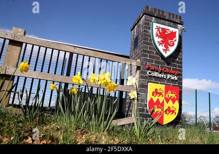 Gesamtansicht der Einrichtungen vor dem internationalen Freundschaftsspiel unter 21 im Colliers Park, Wrexham. Bilddatum: Freitag, 26. März 2021. Stockfoto