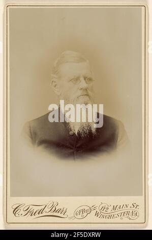 Nicht identifizierter älterer Mann mit einem langen weißen Bart, im Vignette-Stil gedruckt. C. Fred Barr (Amerikaner, aktiver Winchester, Virginia 1890s) Stockfoto