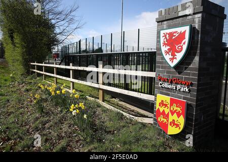 Gesamtansicht der Einrichtungen vor dem internationalen Freundschaftsspiel unter 21 im Colliers Park, Wrexham. Bilddatum: Freitag, 26. März 2021. Stockfoto