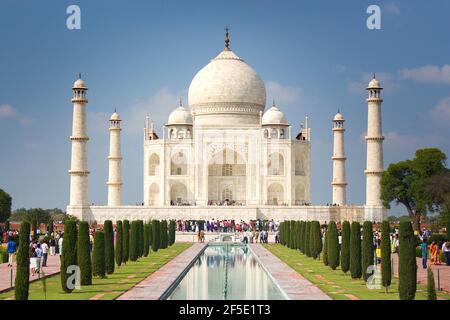 Berühmtes Grab Taj Mahal in Agra, Indien Stockfoto