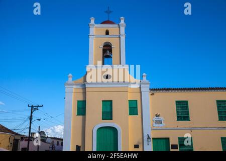 Kuba, Camaguey, Provinz Camaguey, Plaza San Juan de Dios, Kirche und Krankenhaus San Juan de Dios (heute ein Museum) Stockfoto