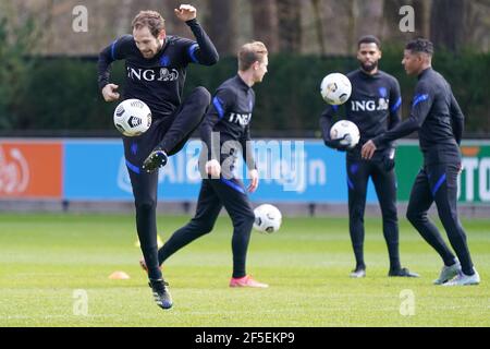 Zeist, Niederlande. März 2021, 26th. ZEIST, NIEDERLANDE - 26. MÄRZ: Daley Blind von Holland während der Niederländischen Trainings- & Pressekonferenz auf dem KNVB Campus am 26. März 2021 in Zeist, Niederlande (Foto von Jeroen Meuwsen/Orange Pictures) Quelle: Orange Pics BV/Alamy Live News Stockfoto