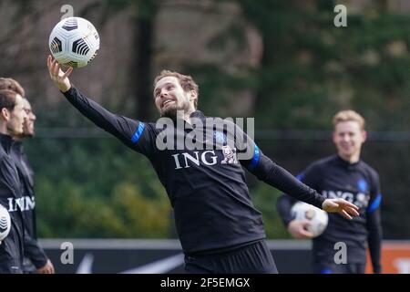 ZEIST, NIEDERLANDE - MÄRZ 26: Daley Blind von Holland während der Niederländischen Trainings- & Pressekonferenz auf dem KNVB Campus am 26. März 2021 in Zeist, Ne Stockfoto