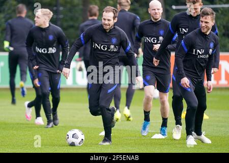 ZEIST, NIEDERLANDE - MÄRZ 26: Daley Blind von Holland während der Niederländischen Trainings- & Pressekonferenz auf dem KNVB Campus am 26. März 2021 in Zeist, Ne Stockfoto