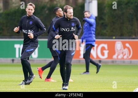 ZEIST, NIEDERLANDE - MÄRZ 26: Daley Blind von Holland während der Niederländischen Trainings- & Pressekonferenz auf dem KNVB Campus am 26. März 2021 in Zeist, Ne Stockfoto