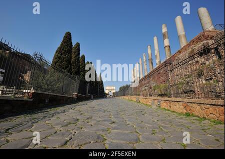 Italien, Rom, Forum Romanum, Via Sacra und Tempel der Venus und Rom Stockfoto