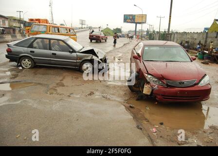 14. Lagos Metro: Unfallort in der Lagos Road, Nigeria. Stockfoto