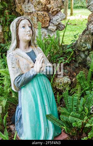 Florida Lake Wales Lake Saint St. Anne des Lacs historischen ländlichen katholischen Schrein 1920 Ruinen Religion religiöse Stätte Grotte Altar Jungfrau Statue Stockfoto