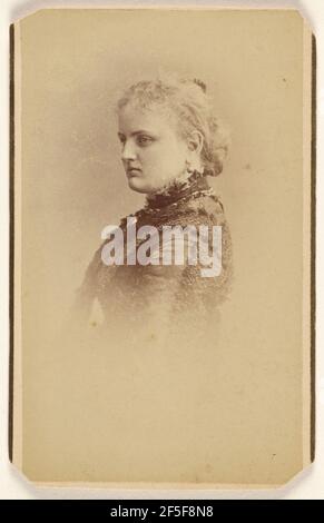 Nicht identifizierte Frau im Profil, gedruckt im Vignette-Stil. Bier & Gesellschaft Stockfoto