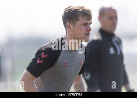 Bök, Ungarn. März 2021, 26th. Carlo Holse aus Dänemark bei einem Training in Bök Werk in Bök während der UEFA EURO U-21 Meisterschaft gesehen. (Foto Kredit: Gonzales Foto/Alamy Live News Stockfoto