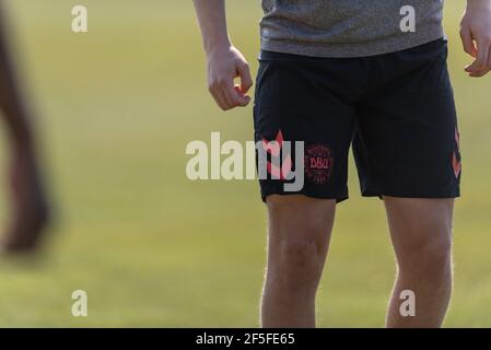 Bök, Ungarn. März 2021, 26th. Die Spieler Dänemarks sahen sich während der UEFA EURO U-21 in einer Trainingseinheit im Bök-Werk in Bök an. (Foto Kredit: Gonzales Foto/Alamy Live News Stockfoto