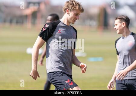 Bök, Ungarn. März 2021, 26th. Mads Roerslev aus Dänemark bei einem Training in Bök Werk in Bök während der UEFA EURO U-21 Meisterschaft gesehen. (Foto Kredit: Gonzales Foto/Alamy Live News Stockfoto