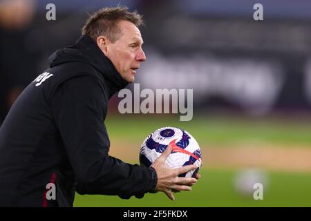 First Team Coach of West Ham United, Stuart Pearce - West Ham United / Leeds United, Premier League, London Stadium, London, UK - 8th. März 2021 nur redaktionelle Verwendung - es gelten die DataCo-Einschränkungen Stockfoto