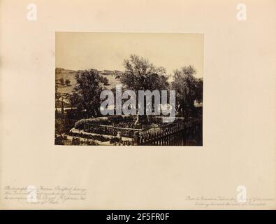 Jerusalem - Blick in den Garten von Gethsemane, Blick auf die Mauern von Jerusalem. Francis Bedford (Englisch, 1815/1816 - 1894) Stockfoto